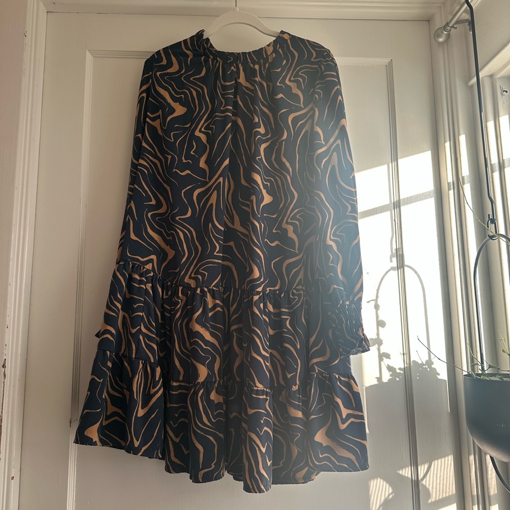 Stylish Blue and Tan Patterned Swing Dress